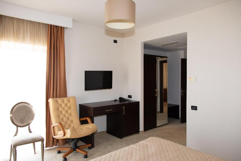 Apartment image 4