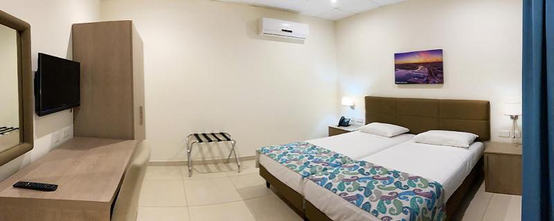 Superior Twin Room image 1