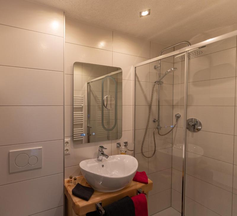 Two-Bedroom Apartment Maisonette with Balcony image 2