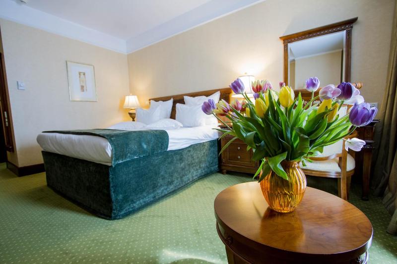 King Room - Non-Smoking image 1