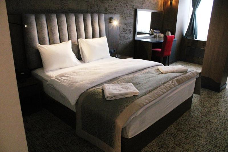 Standard Triple Room image 1