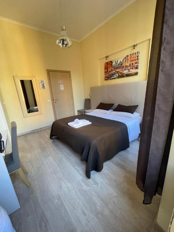 Superior Double Room image 4