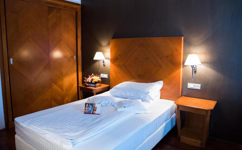 Standard Double Room image 1