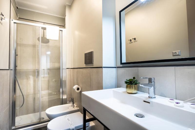 Premium Quadruple Room image 3