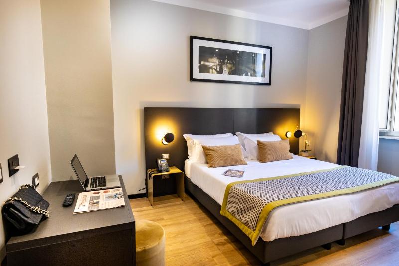 Standard Double or Twin Room image 4