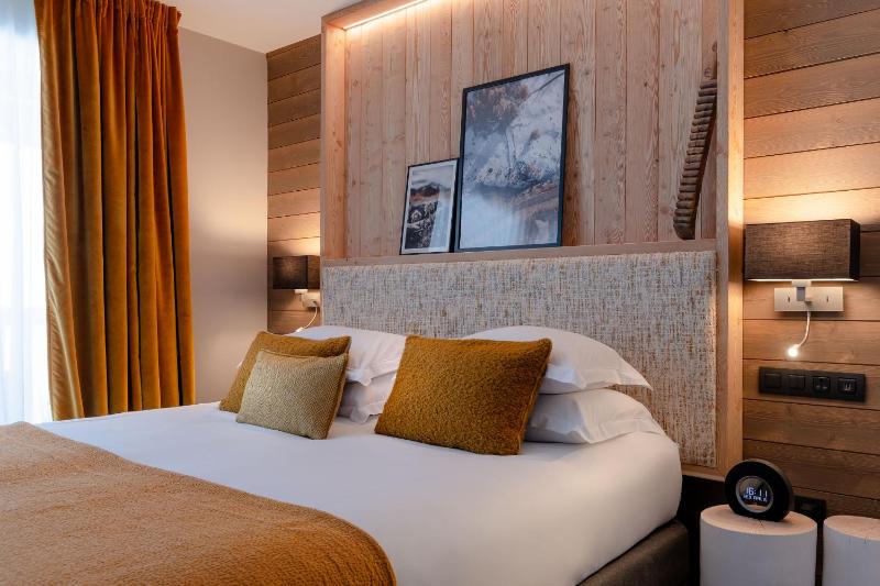 Suite with Mountain View image 3