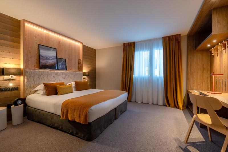 Superior Double or Twin Room image 1