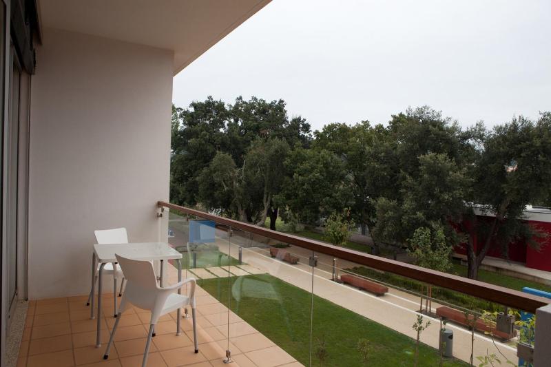 Premium Double Room with Balcony image 3