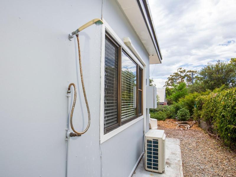 Roskell Retreat Pet Friendly 5 Mins Walk to Beach - image 13
