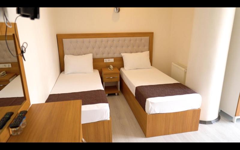 Large Double Room image 4
