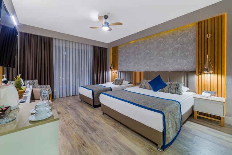 Standard Double or Twin Room image 1