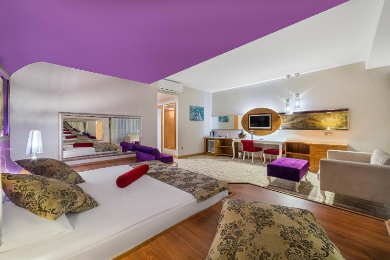 Standard Double or Twin Room image 3