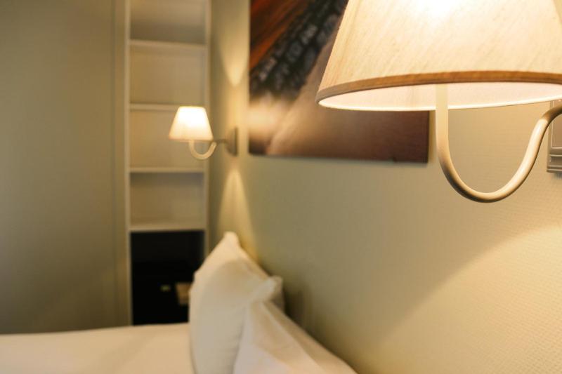Deluxe Room image 1
