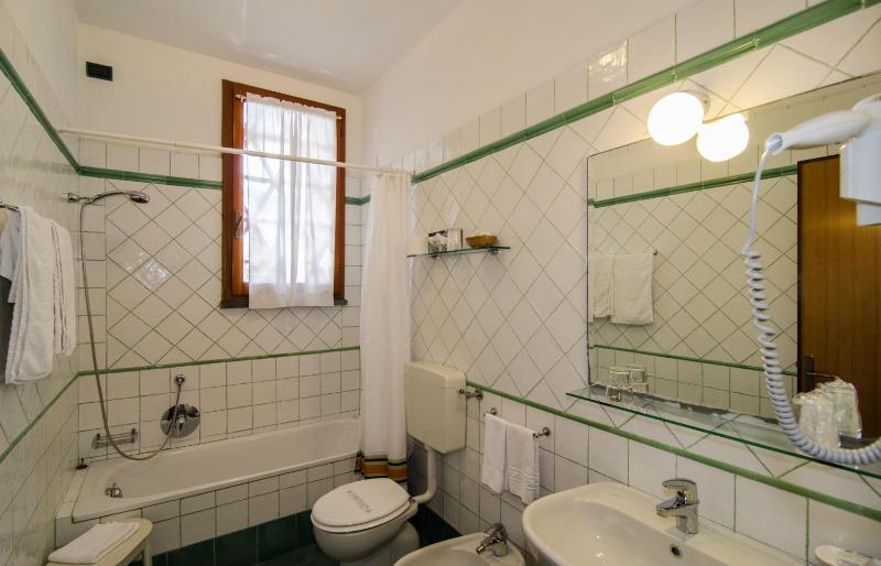 Superior Double or Twin Room with Garden View image 2