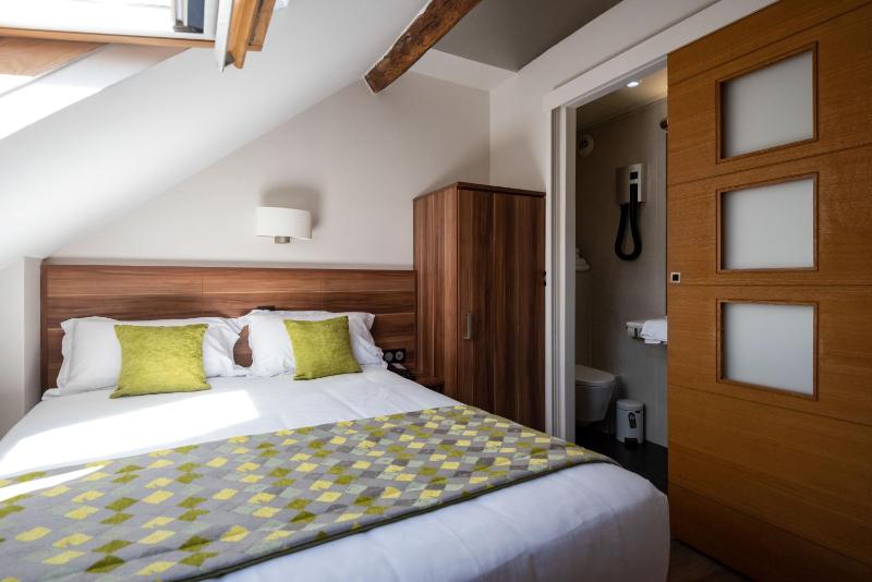 Single Room image 1