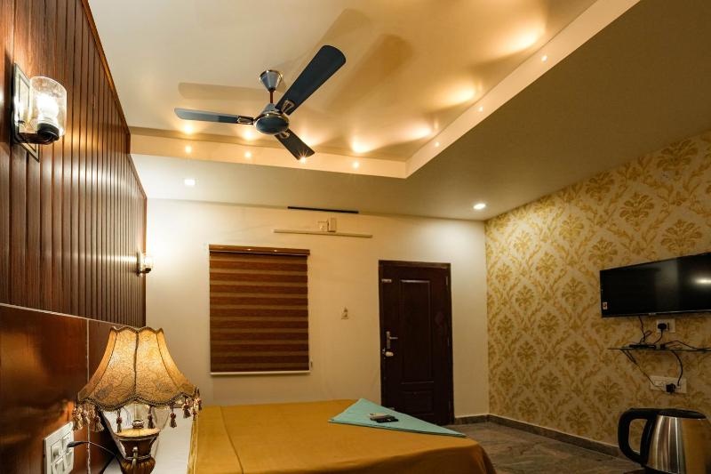 Melanna Cherai Beach - image 9