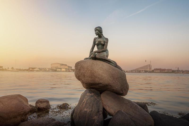 Three-Bedroom Apartment image 4