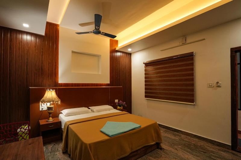 Melanna Cherai Beach - image 3