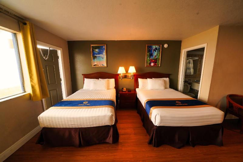Double Room with Sea View image 3