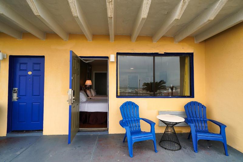 Double Room with Sea View image 4
