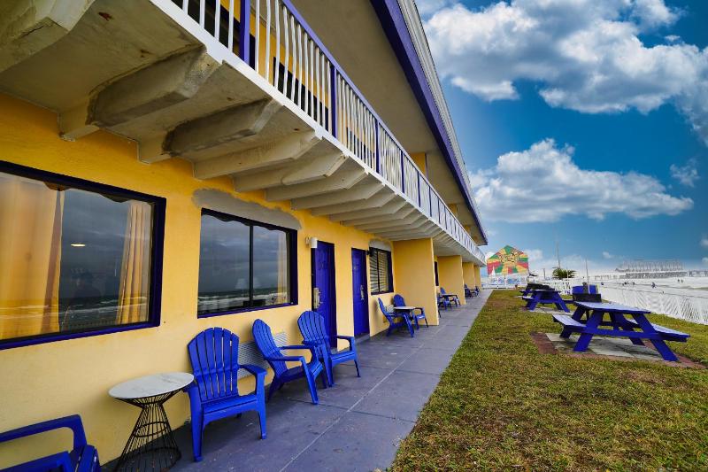Double Room with Sea View image 4