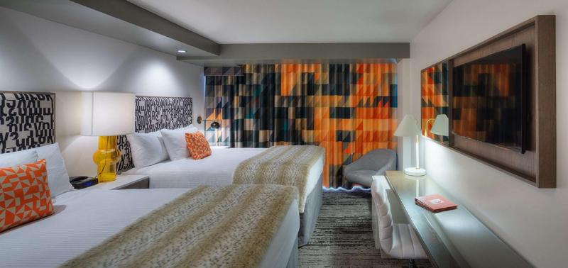 Queen Room with Two Queen Beds and City View image 1