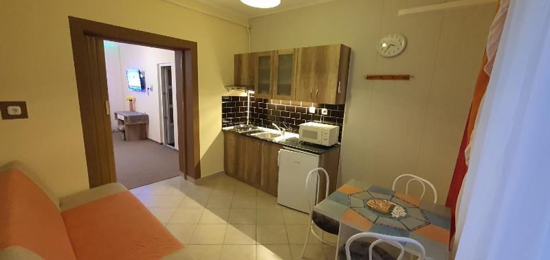 Studio Apartment image 3