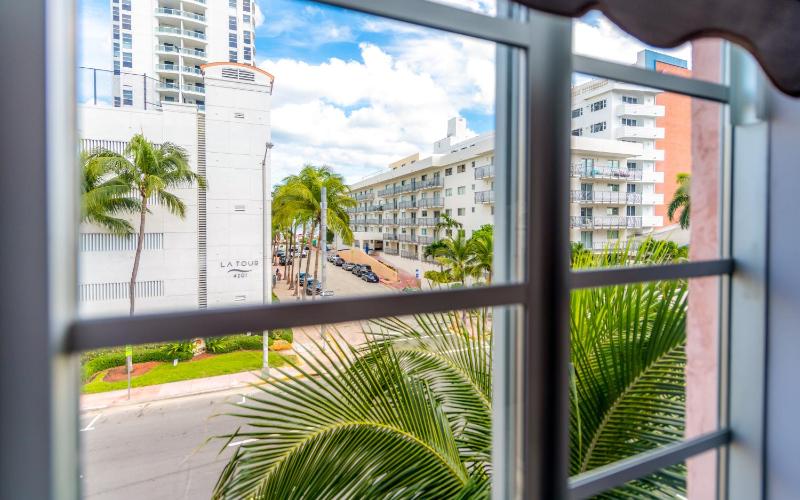 Secret Garden Miami Beach - image 11