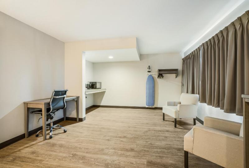 Family Suite - Non-Smoking image 2