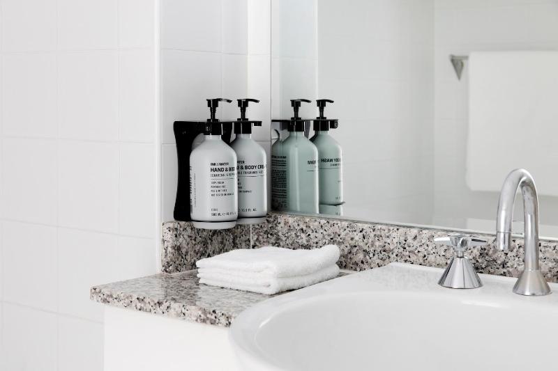 Standard Queen Room with Two Queen Beds image 4