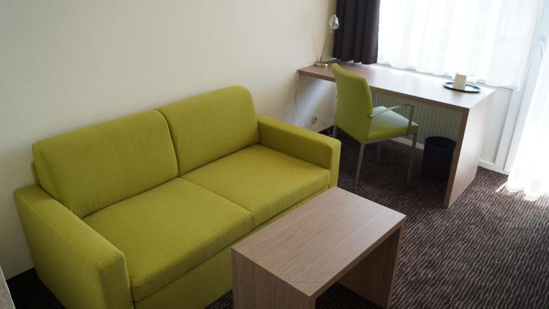 Deluxe Double Room with Balcony image 2