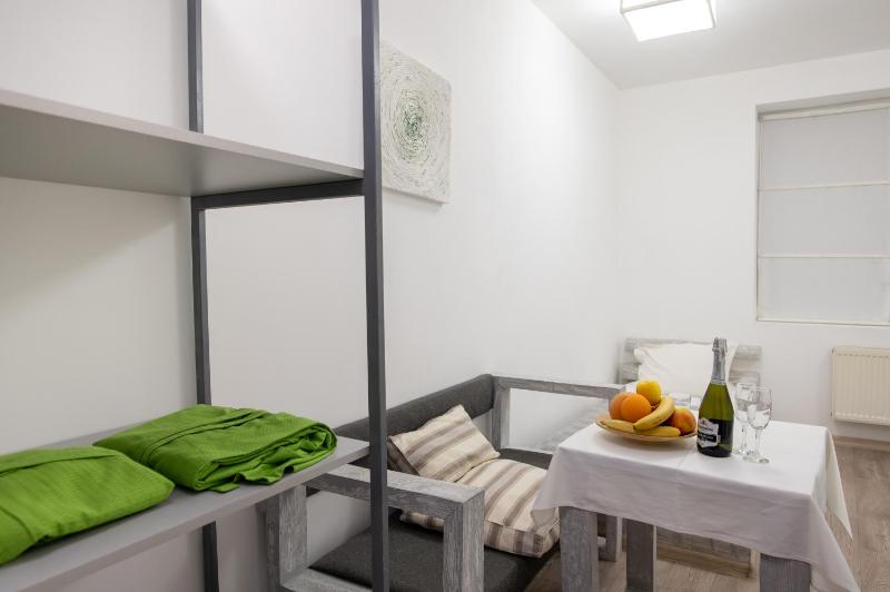 Twin Room image 3