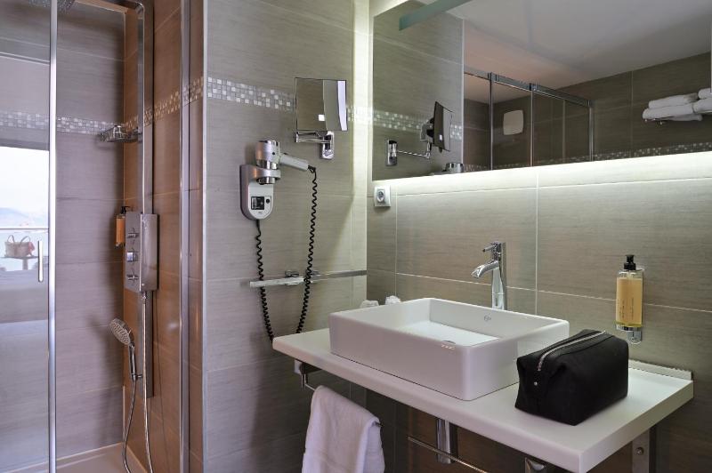 Privilege Room with Sea view image 4