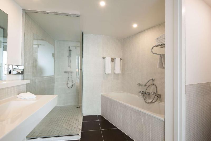 Suite with City View image 4