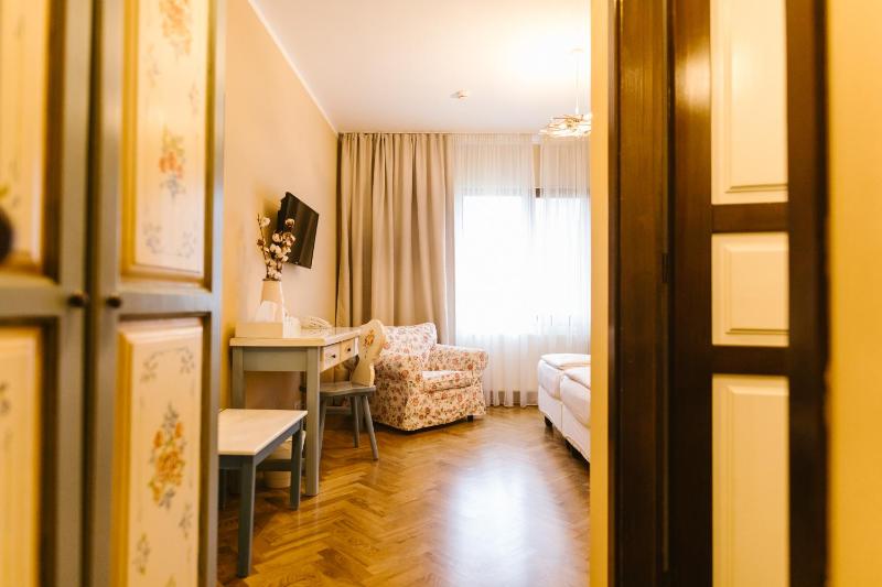 Deluxe Double Room image 1