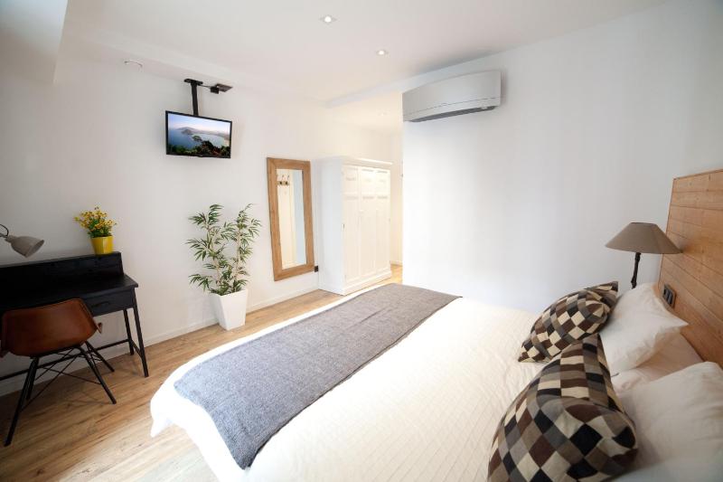 Superior Double or Twin Room with Terrace image 1