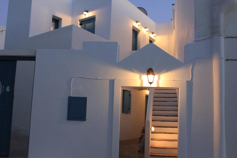 Deluxe Double Room with Balcony image 3