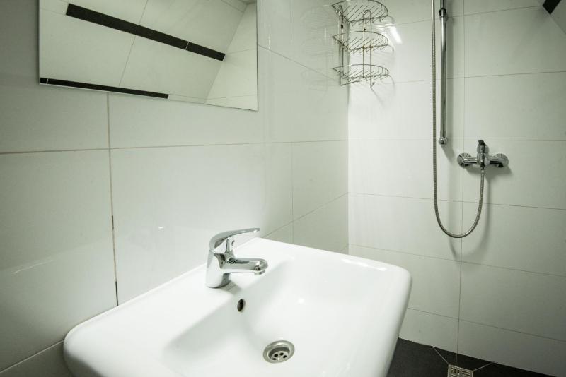 Basic Triple Room image 3