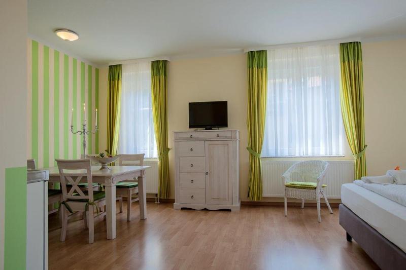 One Room Apartment - Lake Side image 2