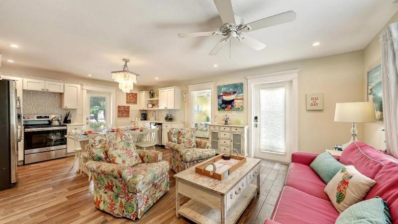 Canal Lower-Gorgeous 3 bed 3 bath near SK Village - image 5