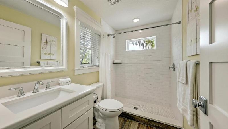 Canal Upper-Gorgeous 3 bed 3 bath near SK Village - image 2