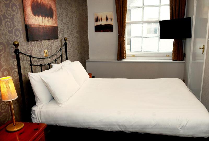Standard Double Room image 3