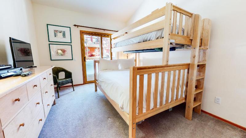 Snowcreek V #933 Townhouse - image 16