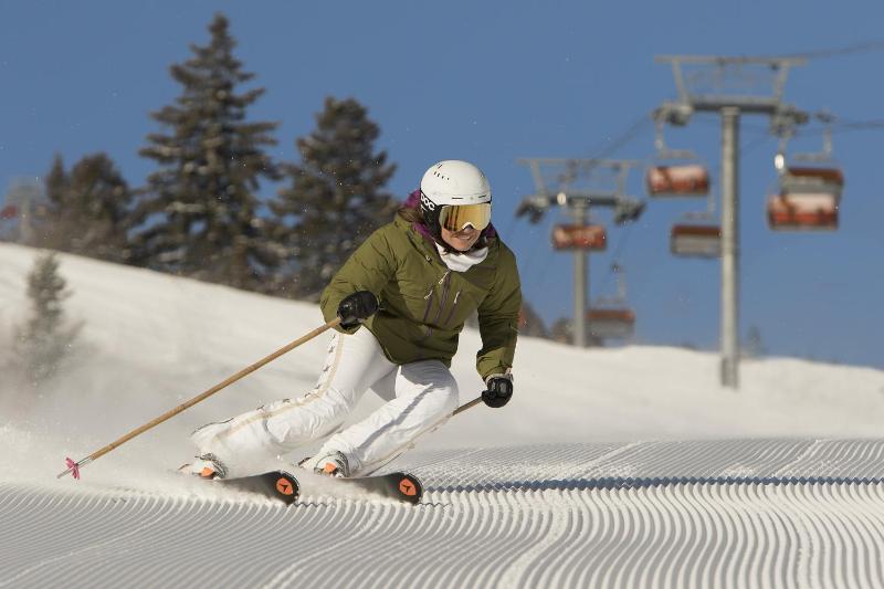 Modern Ski In Out 2 BR in Canyons Village - image 11