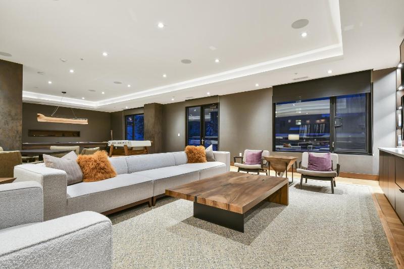 One-Bedroom Apartment image 4