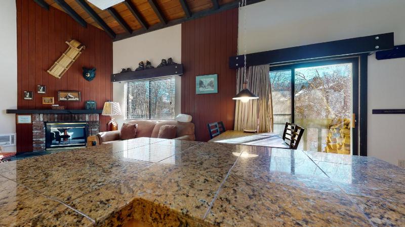 La Vista Blanc 44 Cozy Mountain Home with Fireplace Close to Meadow and Creek - image 32
