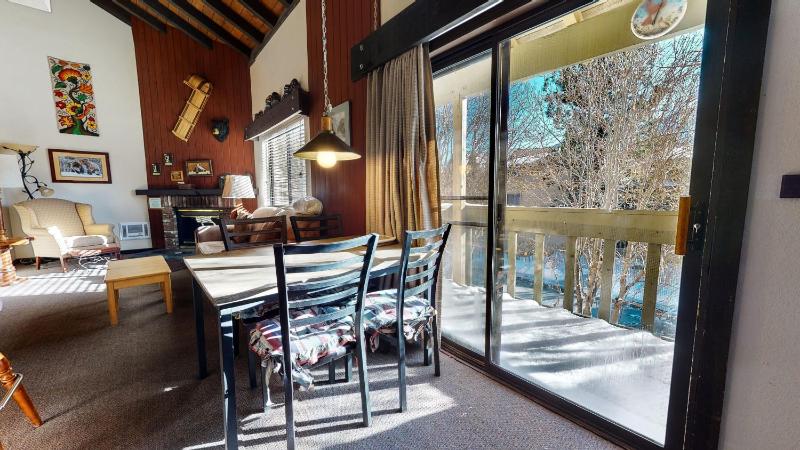 La Vista Blanc 44 Cozy Mountain Home with Fireplace Close to Meadow and Creek - image 16