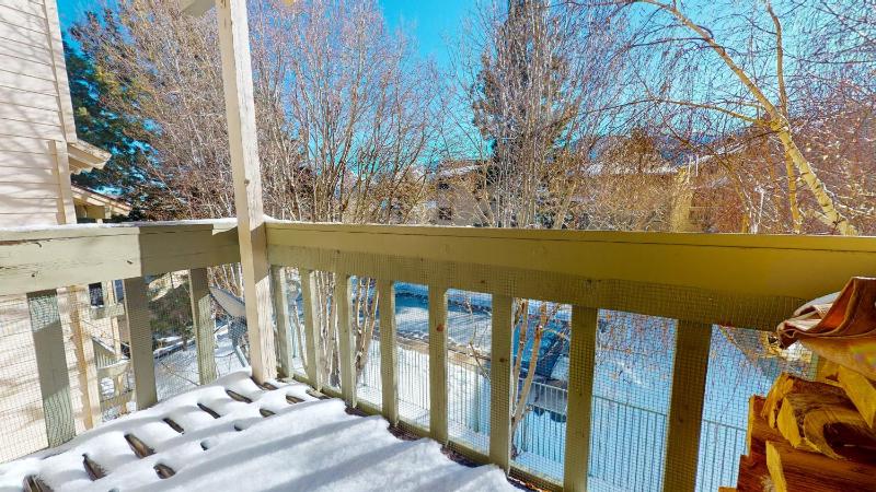 La Vista Blanc 44 Cozy Mountain Home with Fireplace Close to Meadow and Creek - image 23