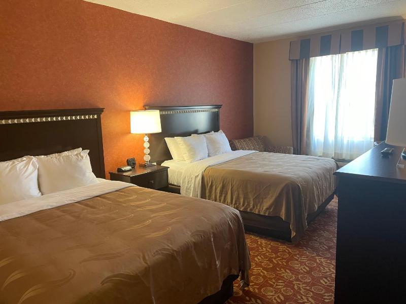 Queen Room with Two Queen Beds - Non-Smoking image 1