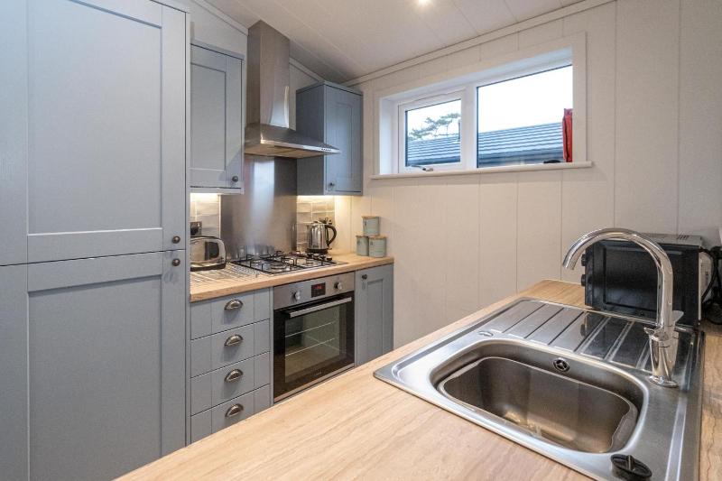 Beach Lodge - Aldeburgh Coastal Cottages - image 5